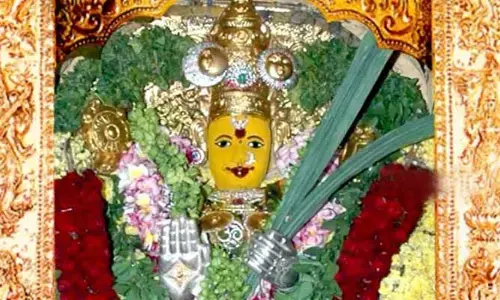 Dussehra: విజయదశమి వేడుకలు.. ఇంద్రకీలాద్రిలో రాజరాజేశ్వరి అలంకారంలో దుర్గమ్మ దర్శనం