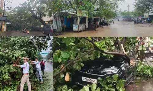 విశాఖలో భారీ వర్షం.. బీభత్సం