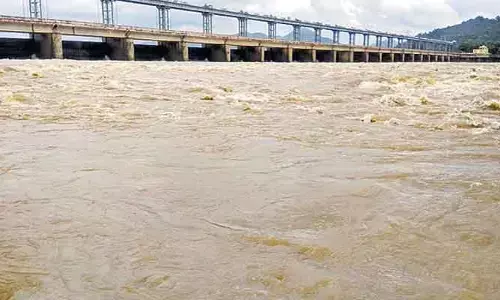 వంశధార, నాగావళి నదులకు వరద ముప్పు.. 11 గ్రామాలకు అలర్ట్