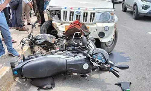 ఘోర రోడ్డు ప్రమాదం.. స్పాట్‌లో తండ్రీకుమారుడు మృతి