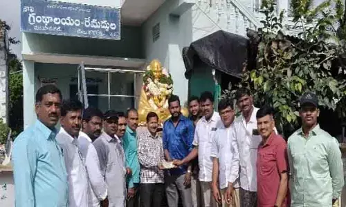 ప్రాథమిక పాఠశాలకు 50 వేల విరాళం