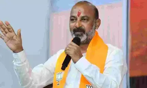 ఆ విషయంలో కాంగ్రెస్ ప్రభుత్వం మరోసారి విద్యార్థులను మోసం చేసింది: బండి సంజయ్
