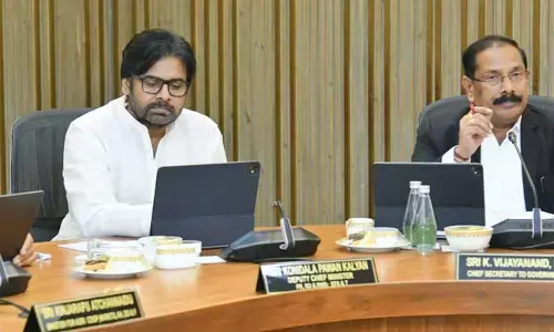 ఎప్పటికప్పుడు నాకు అప్డేట్ ఇవ్వండి.. అధికారులకు పవన్ కల్యాణ్ ఆదేశం