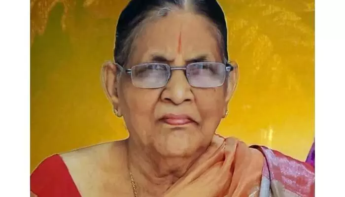 నర్సంపేట ఎమ్మెల్యేకు మాతృ వియోగం నర్సంపేట ఎమ్మెల్యేకు మాతృ వియోగం