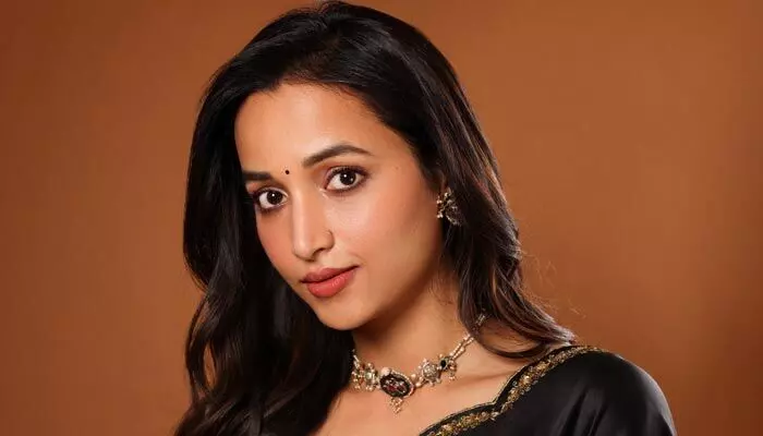 నన్ను ప్రభాస్ లేడీ వెర్షన్ అంటారు.. యంగ్ హీరోయిన్ కామెంట్స్కు ఫ్యాన్స్ రియాక్షన్ ఏంటంటే? నన్ను ప్రభాస్ లేడీ వెర్షన్ అంటారు.. యంగ్ హీరోయిన్ కామెంట్స్కు ఫ్యాన్స్ రియాక్షన్ ఏంటంటే?