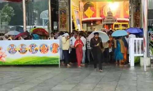 తిరుమలలో దంచికొడుతున్న భారీ వర్షం
