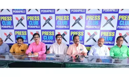రిటైర్డు ఉద్యోగుల డిమాండ్స్ ప‌రిష్క‌రించాల్సిందే