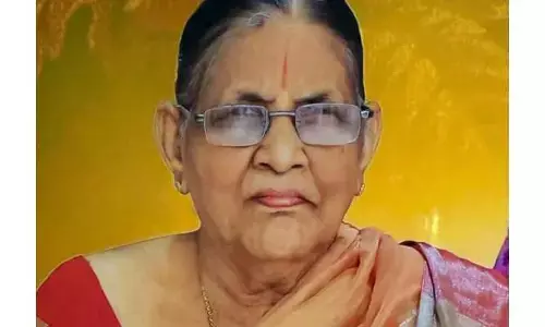 నర్సంపేట ఎమ్మెల్యేకు మాతృ వియోగం