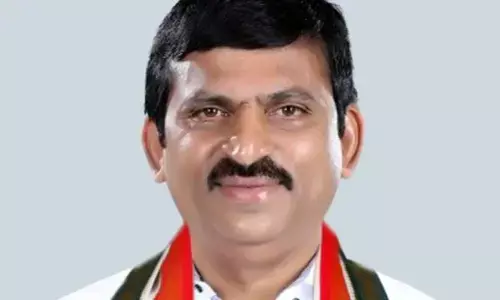 జాతీయ అవార్డు గ్రహీత పల్లవికి మంత్రి పొంగులేటి అభినందన