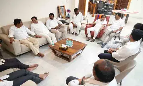 పార్టీ కోసం క‌ష్ట‌ప‌డిన వారికే స్థానిక ఎన్నిక‌ల్లో టికెట్లు  టికెట్లు : ఇంచార్జ్ మంత్రి దామోదర రాజనర్సింహ