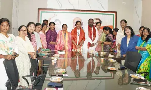 స్థానిక ఎన్నికల్లో గెలుపునకు కృషి చేయాలి.. గాంధీ భవన్‌లో మహిళా శక్తి అభియాన్​ సమావేశం