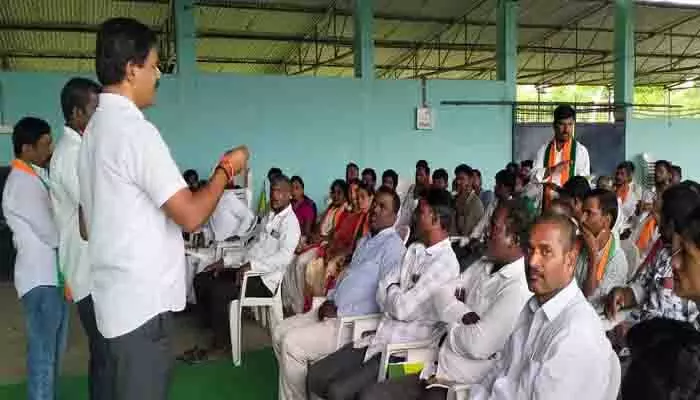గెలుపే లక్ష్యంగా ప్రతి ఒక్కరూ పని చేయాలి : ఏనుగు శ్రీధర్ రెడ్డి గెలుపే లక్ష్యంగా ప్రతి ఒక్కరూ పని చేయాలి : ఏనుగు శ్రీధర్ రెడ్డి