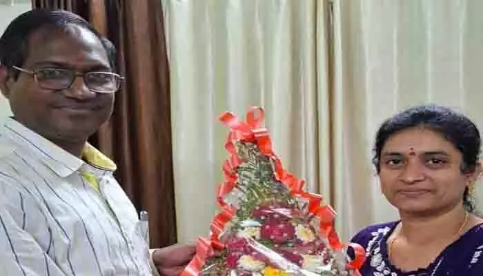 నిర్మల్ డిగ్రీ కళాశాల అసిస్టెంట్ ప్రొఫెసర్ కు డాక్టరేట్ నిర్మల్ డిగ్రీ కళాశాల అసిస్టెంట్ ప్రొఫెసర్ కు డాక్టరేట్