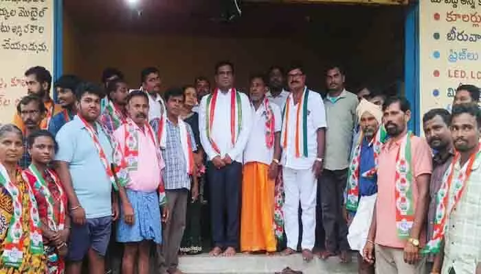 బీజేపీ నుంచి కాంగ్రెస్ లో చేరిక బీజేపీ నుంచి కాంగ్రెస్ లో చేరిక