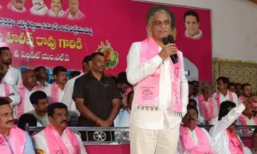 రేవంత్ రెడ్డి చీఫ్ మినిస్టర్ కాదు.. క‌టింగ్ మాస్ట‌ర్ : హ‌రీశ్ రావు