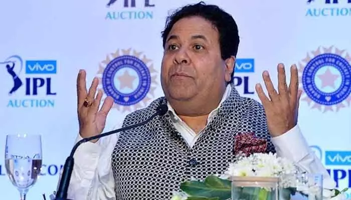 ఆస్ట్రేలియా ఆటగాళ్లకు ఫుడ్ పాయిజన్.. బీసీసీఐ రియాక్షన్ ఇదే ఆస్ట్రేలియా ఆటగాళ్లకు ఫుడ్ పాయిజన్.. బీసీసీఐ రియాక్షన్ ఇదే