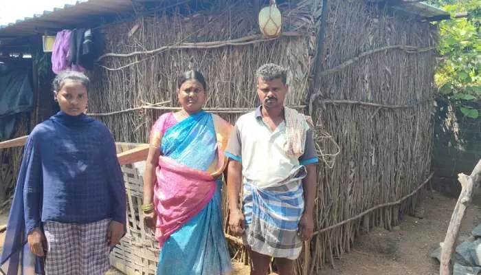 నిలువ నీడ లేదు.. ఇందిరమ్మ ఇల్లు రాలేదు నిలువ నీడ లేదు.. ఇందిరమ్మ ఇల్లు రాలేదు