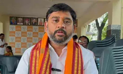 హిందువుల‌పై దాడి చేసిన పోలీస్ అధికారుల‌పై చ‌ర్య‌లు తీసుకోవాలి : MLA హ‌రీశ్ బాబు