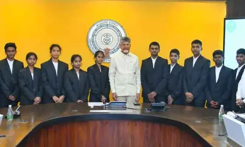 రాష్ట్ర విద్యార్ధులకు భారీ గుడ్ న్యూస్..  పావలా వడ్డీకే విదేశీ విద్యా రుణాలు