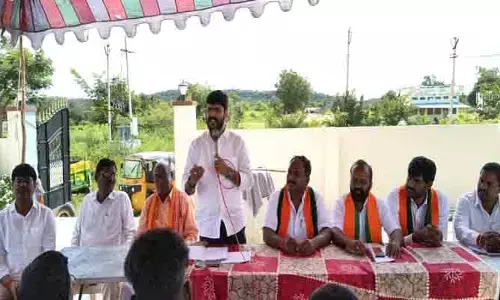 టికెట్ ఎవరికి వచ్చినా పార్టీ గెలుపు కోస‌మే ప‌ని చేయాలి : BJP