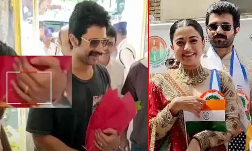 ఎంగేజ్‌మెంట్ రింగ్‌తో కనిపించిన విజయ్ దేవరకొండ.. ఫొటోస్ వైరల్