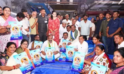 సిరిసిల్ల‌లో మంత్రి సీత‌క్క ప‌ర్య‌ట‌న‌..స్థానిక ఎన్నికలపై కీల‌క వ్యాఖ్య‌లు