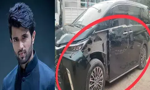 విజ‌య్ దేవ‌ర‌కొండ కారుకు ఆదివారం ఫైన్.. సోమ‌వారం యాక్సిడెంట్..!