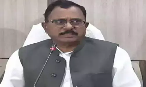 రాజ్యాంగంపై బూటు విసిరినట్టే : ఎంపీ మ‌ల్లు ర‌వి