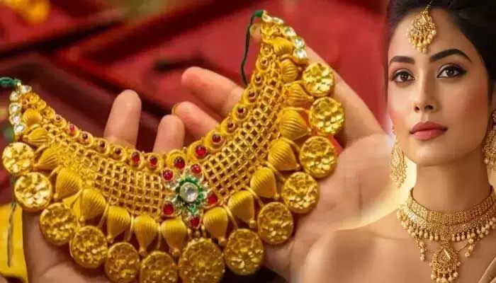 Today Gold Prices: బాబోయ్ మళ్లీ పెరిగిన బంగారం ధరలు.. 24 క్యారెట్ల గోల్డ్ పై ఏకంగా!? Today Gold Prices: బాబోయ్ మళ్లీ పెరిగిన బంగారం ధరలు.. 24 క్యారెట్ల గోల్డ్ పై ఏకంగా!?