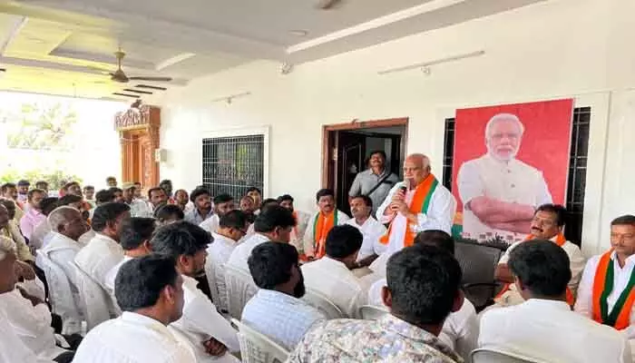 స్థానిక సంస్థల ఎన్నికల్లో విజయం దిశగా ప్రతి కార్యకర్త ముందుకు సాగాలి : ఎమ్మెల్యే పవార్ పటేల్ స్థానిక సంస్థల ఎన్నికల్లో విజయం దిశగా ప్రతి కార్యకర్త ముందుకు సాగాలి : ఎమ్మెల్యే పవార్ పటేల్