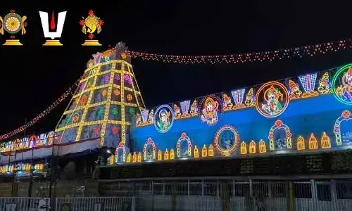 తిరుమలలో కొనసాగుతోన్న భక్తుల రద్దీ.. శ్రీవారి దర్శనానికి 15 గంటల సమయం