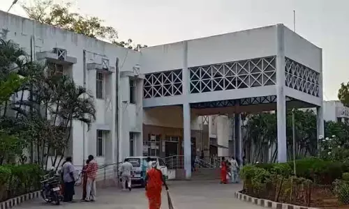 వసతులు ఉన్నా.. వైద్యం చేయరు