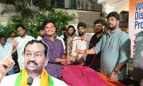రాష్ట్రంలో అసలు ప్రజాస్వామ్యం ఉందా.. ఎంపీ రఘునందన్ రావు ఫైర్