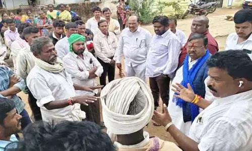 ద‌ళితులు ఎవ్వ‌రూ అధైర్య ప‌డొద్దు.. చ‌ట్టాలు అండ‌గా ఉంటాయి :  మాల మ‌హానాడు జాతీయ అధ్య‌క్షుడు చెన్న‌య్య
