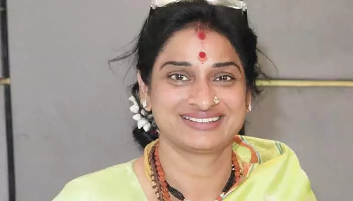 అవకాశం ఇస్తే జూబ్లీహిల్స్లో పోటీ చేస్తా.. బీజేపీ నాయకురాలు మాధవీలత ప్రకటన అవకాశం ఇస్తే జూబ్లీహిల్స్లో పోటీ చేస్తా.. బీజేపీ నాయకురాలు మాధవీలత ప్రకటన