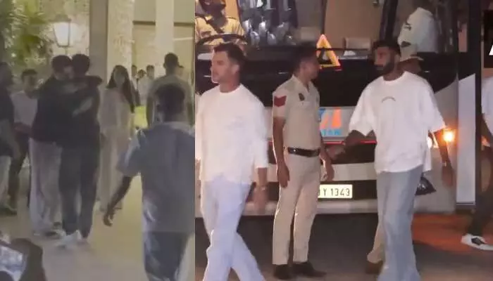 గంభీర్ ఇంట్లో పార్టీ..బస్సులో ప్లేయర్లు గ్రాండ్ ఎంట్రీ గంభీర్ ఇంట్లో పార్టీ..బస్సులో ప్లేయర్లు గ్రాండ్ ఎంట్రీ