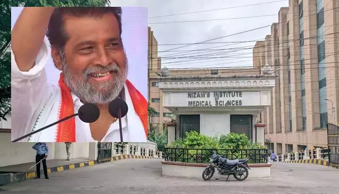 గవర్నమెంట్ హాస్పిటల్లో చికిత్స తీసుకున్న TG మంత్రి గవర్నమెంట్ హాస్పిటల్లో చికిత్స తీసుకున్న TG మంత్రి