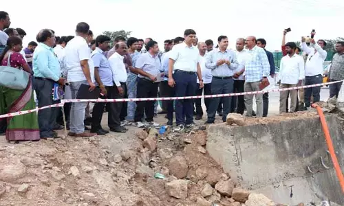 జీ.ఆర్. కాల‌నీ ని ప‌రిశీలించిన కేంద్ర బృందం