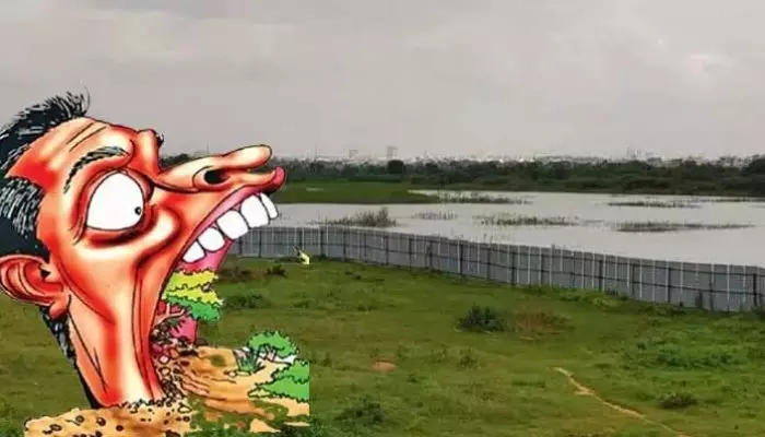 వరంగల్ నగర పరిధిలో రెచ్చిపోతున్న కబ్జాదారులు వరంగల్ నగర పరిధిలో రెచ్చిపోతున్న కబ్జాదారులు