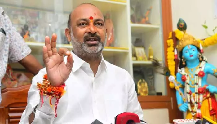 Bandi Sanjay: నాకు గ్రూపుల్లేవ్.. అలాంటి వారు కన్నతల్లికి ద్రోహం చేసినట్లే: బంటి సంజయ్ Bandi Sanjay: నాకు గ్రూపుల్లేవ్.. అలాంటి వారు కన్నతల్లికి ద్రోహం చేసినట్లే: బంటి సంజయ్