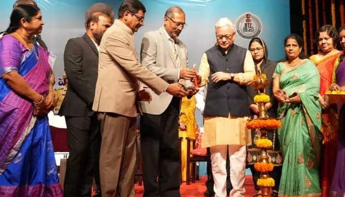 రాష్ట్రంలో ఉత్తమ జిల్లాగా కరీంనగర్.. గవర్నర్ ప్రశంస రాష్ట్రంలో ఉత్తమ జిల్లాగా కరీంనగర్.. గవర్నర్ ప్రశంస
