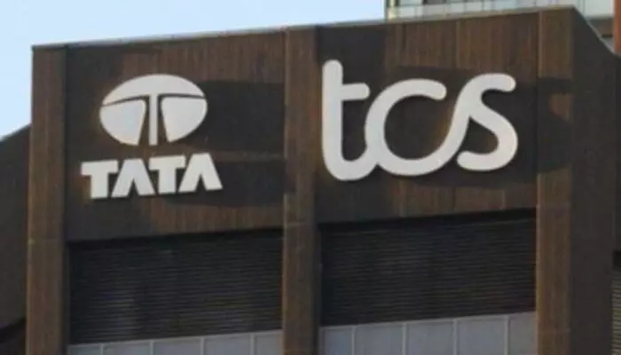 TCS: మరిన్ని లేఆఫ్స్ ఉంటాయని సంకేతమిచ్చిన టీసీఎస్ TCS: మరిన్ని లేఆఫ్స్ ఉంటాయని సంకేతమిచ్చిన టీసీఎస్