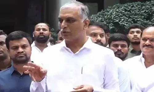 బస్సు చార్జీల పెంపుపై ప్రశ్నిస్తే హౌస్ అరెస్టులా.. ప్రభుత్వంపై హరీశ్‌రావు ఫైర్