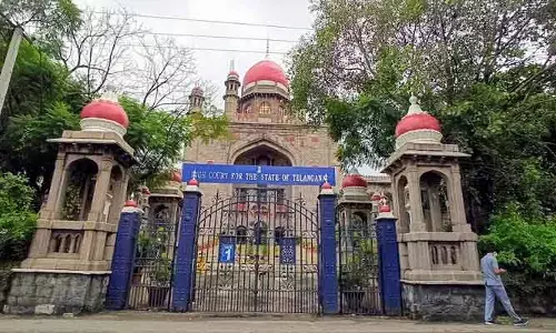 తెలంగాణలో స్థానిక ఎన్నికలకు హైకోర్టు బ్రేక్