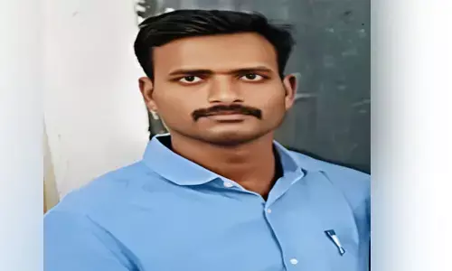 గుండెపోటుతో ప్రభుత్వ టీచర్ మృతి