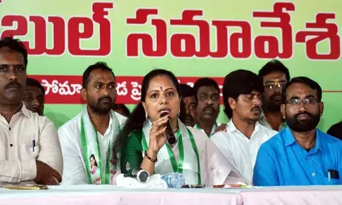 ఒక అమ్మలా ఆలోచిస్తున్నా.. గ్రూప్-1పై వారం రోజుల పోరాటాలు: కల్వకుంట్ల కవిత భరోసా