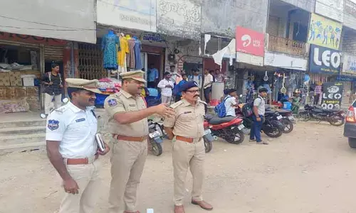 నగరంలో ట్రాఫిక్ సిగ్నల్స్: అడిష‌న‌ల్ ఎస్పీ వెంక‌టేశ్వ‌ర్లు
