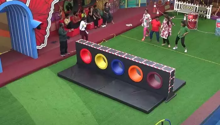 Bigg Boss-9: నా వల్ల కావడం లేదు.. ఇంటికి పంపించమంటూ బోరున ఏడుస్తున్న ప్రభాస్ మరదలు.. అసలేం జరిగిందంటే? Bigg Boss-9: నా వల్ల కావడం లేదు.. ఇంటికి పంపించమంటూ బోరున ఏడుస్తున్న ప్రభాస్ మరదలు.. అసలేం జరిగిందంటే?
