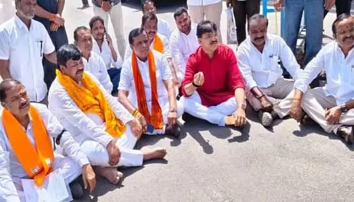 ఆర్ఓబి పనులను త్వరగా పూర్తి చేయాలి : బీజేపీ ఆర్ఓబి పనులను త్వరగా పూర్తి చేయాలి : బీజేపీ