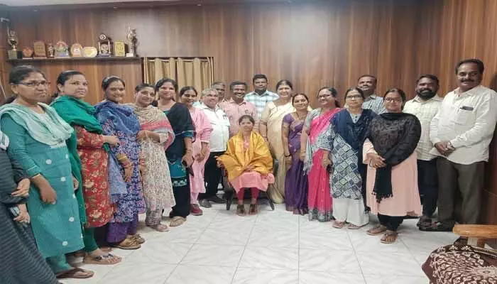మెడిసిన్ సీట్ సాధించిన శ్రీవాణి కి అభినందనలు మెడిసిన్ సీట్ సాధించిన శ్రీవాణి కి అభినందనలు